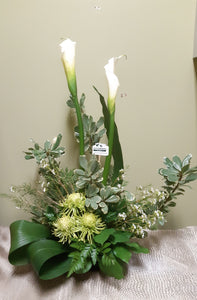 Bouquet élégant avec Lys Calla dans les tons de blanc