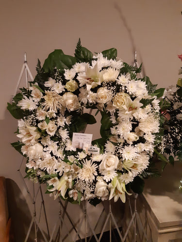Magnifique couronne funéraire tout en blanc