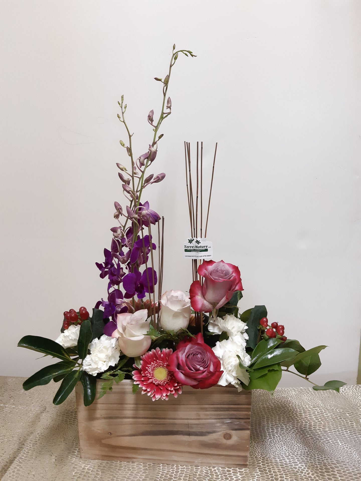 Bouquet avec Orchidées et Roses