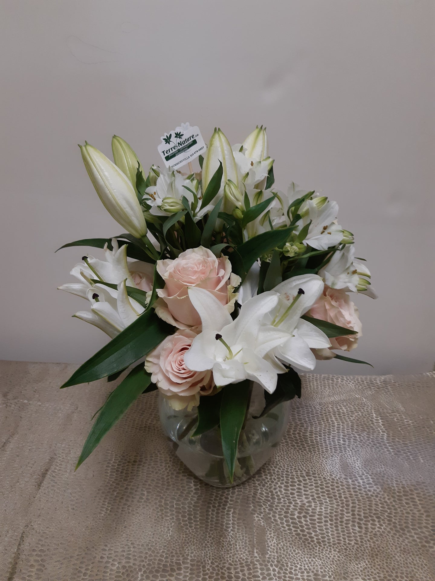 Bouquet avec Lys, Roses et alstroemerias