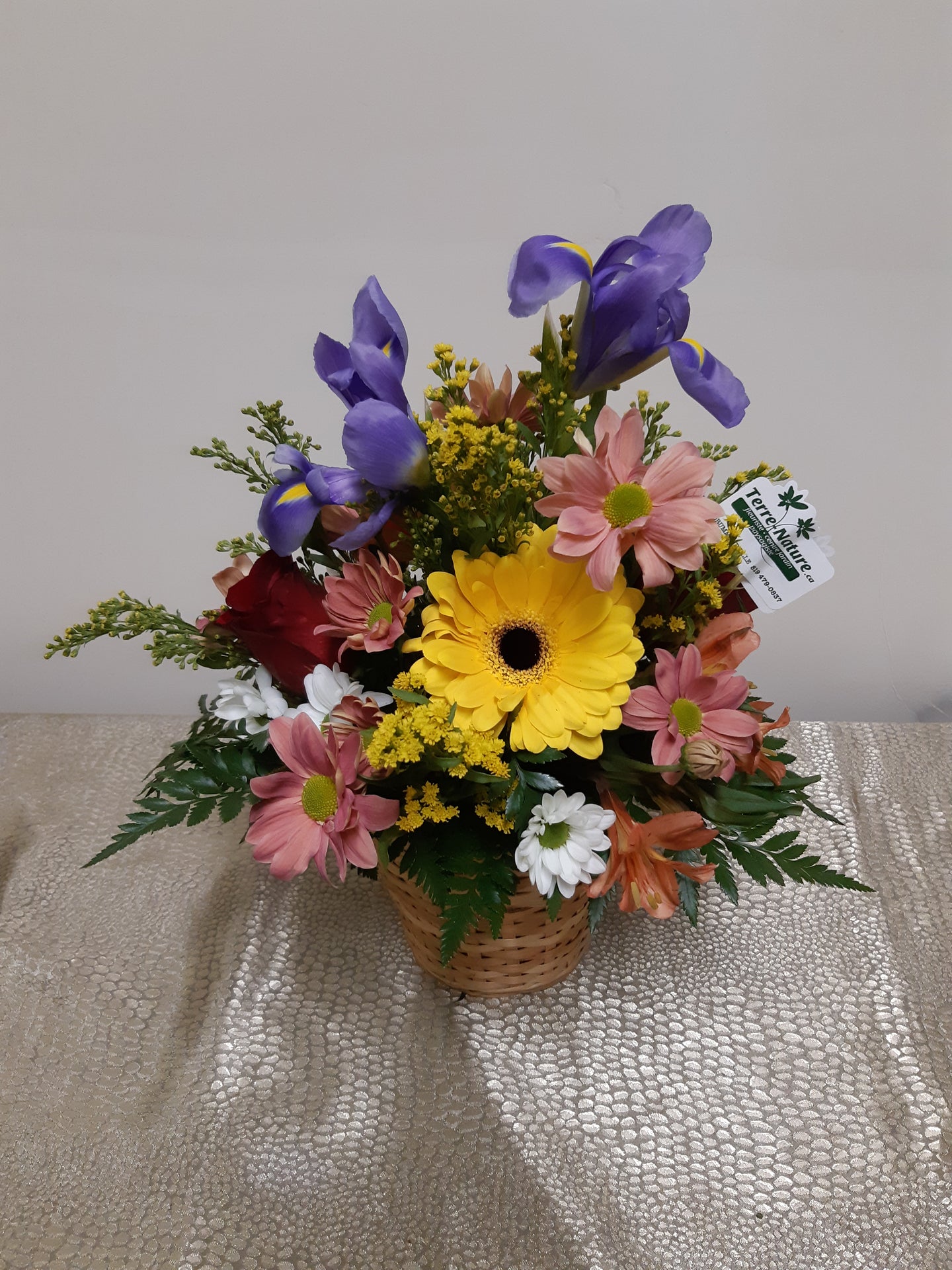 Bouquet avec Gerberas, Roses et Iris