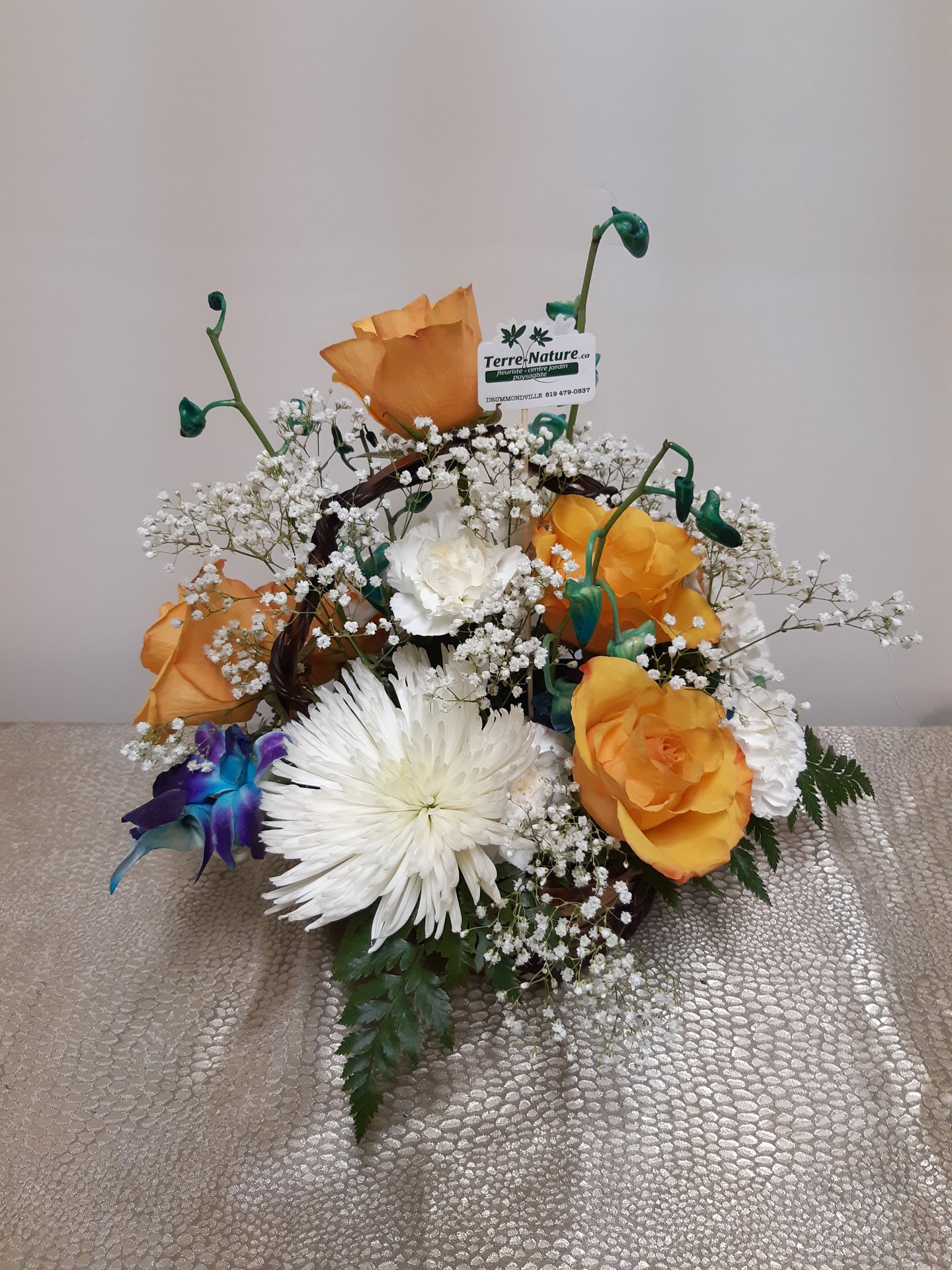 Bouquet avec Roses, Orchidées et Chrysanthèmes