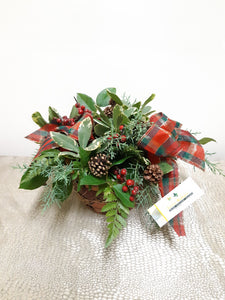 Arrangement de Noël avec Sapin, Houx et Baies