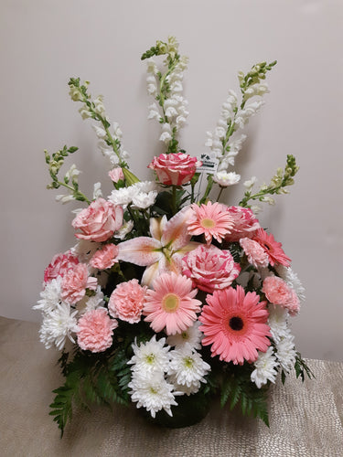 Arrangement floral funéraire doux et délicat