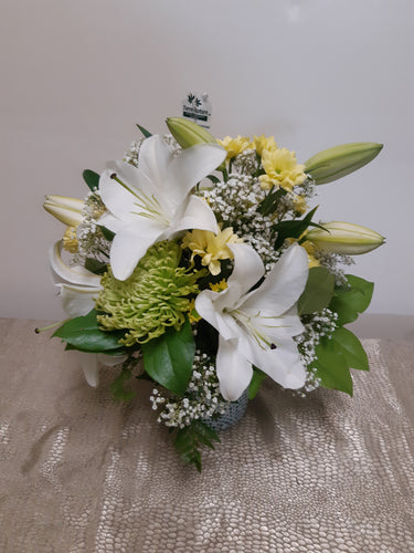 Bouquet doux dans les tons de blanc et jaune