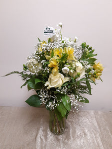 Bouquet simple dans les tons de jaune et blanc