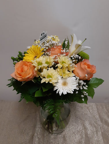 Bouquet tricolore chaleureux avec Lys et Roses
