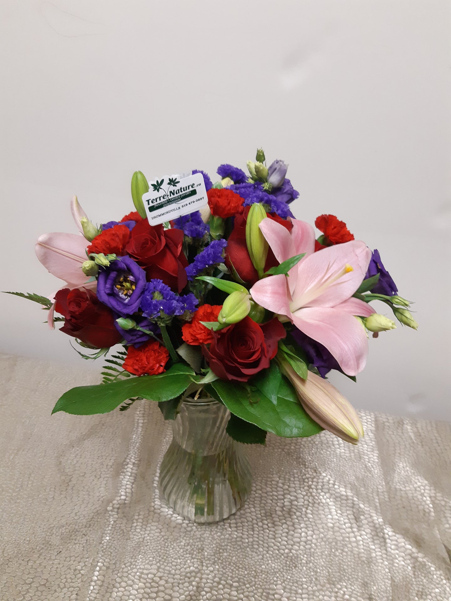 Bouquet avec Roses, Lys et lisianthus