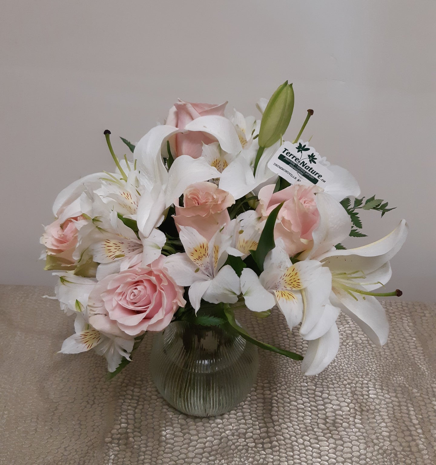 Bouquet tout en douceur dans les tons de rose et blanc