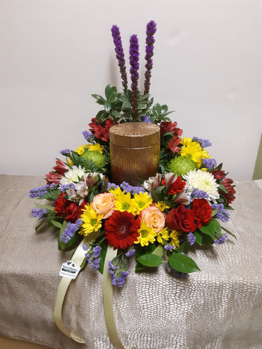 Arrangement floral pour urne avec Roses, Gerberas et Marguerites