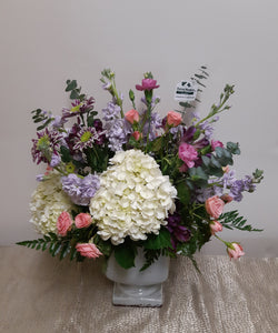 Bouquet luxuriant avec Roses et Hydrangées