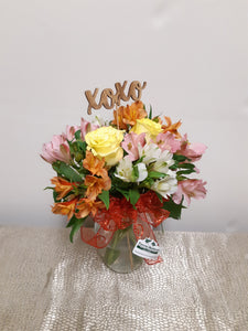 Beau bouquet d'alstroemerias et roses